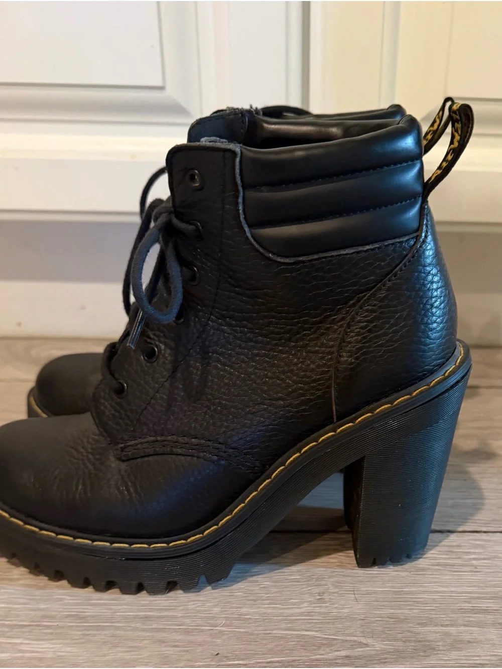 NWOT Dr. Martens Persephone Black Leather Platform Lace-Up Heeled Boots. Size 7